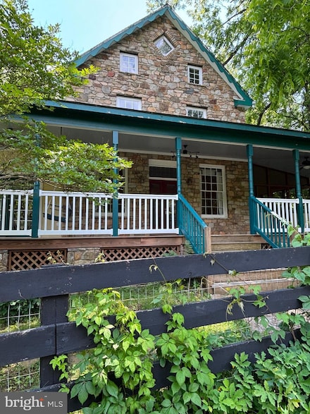 329 Old Bridge Rd, Amissville, VA 20106