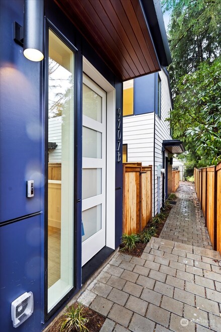 9207 1st Ave NW Unit B, Seattle, WA 98117