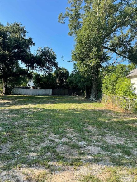 1205 W Zarragossa St, Pensacola, FL 32502