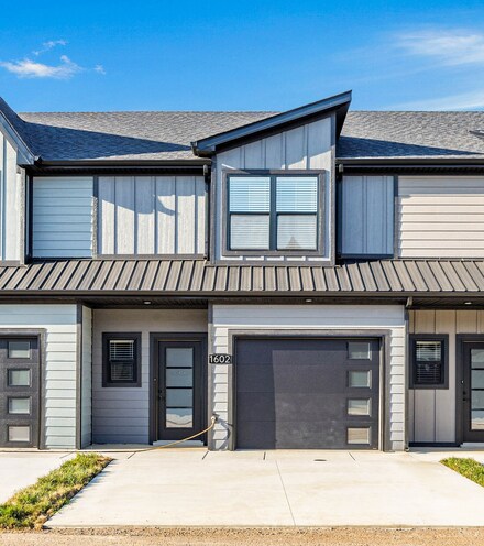 1602 Jonathan Wade Cir, Clarksville, TN 37043