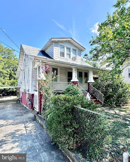 4219 28th St, Mount Rainier, MD 20712