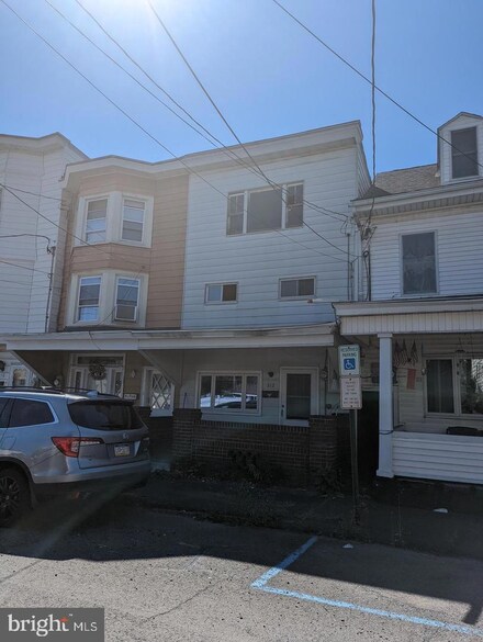 212 E Lloyd St, Shenandoah, PA 17976