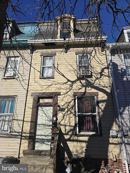 118 S 14th St, Harrisburg, PA 17104