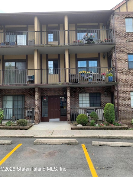 50 Donna Ct Unit 5, Staten Island, NY 10314