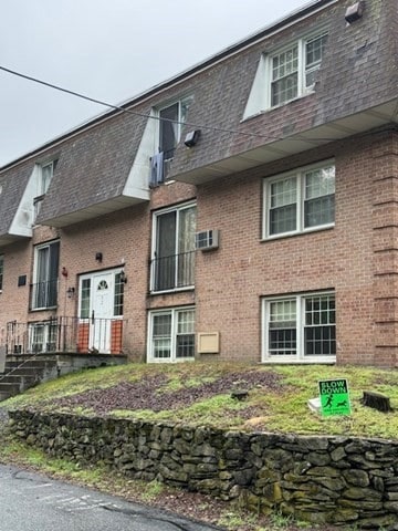 82 Boylston Ln Unit 16, Lowell, MA 01852