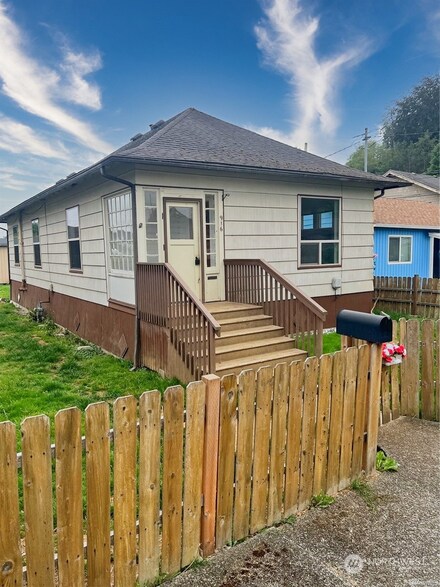 916 Soule Ave, Hoquiam, WA 98550