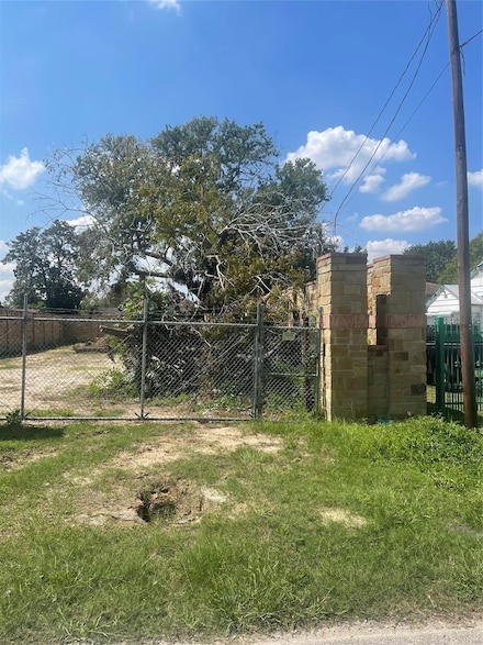 7317 Roswell St, Houston, TX 77022