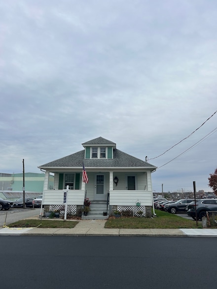 14 Denison Ave, Groton, CT 06340