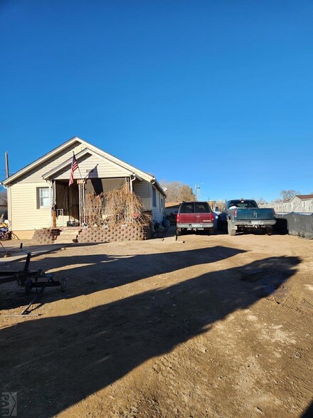 2039 E 14th St, Pueblo, CO 81001