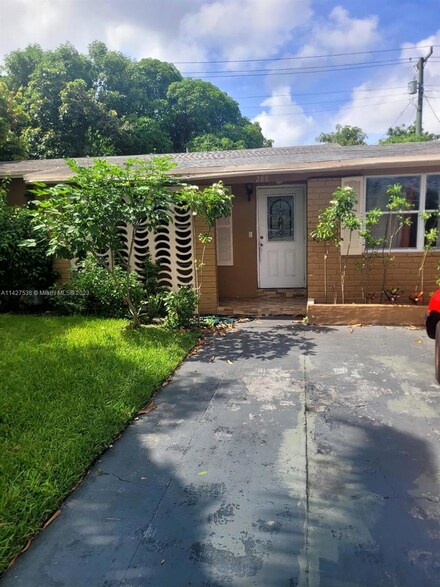 288 NE 47th St, Pompano Beach, FL 33064