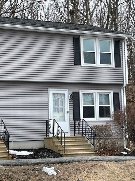 270 Sunderland Rd Unit 76, Worcester, MA 01604