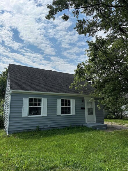 4301 SW Anthony Wayne Dr, Fort Wayne, IN 46806