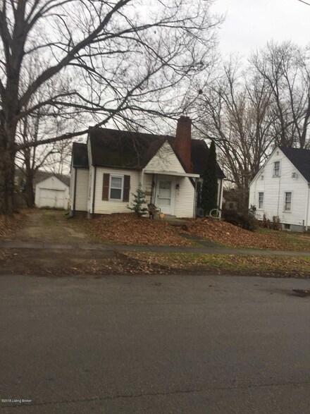 914 7th St, Carrollton, KY 41008