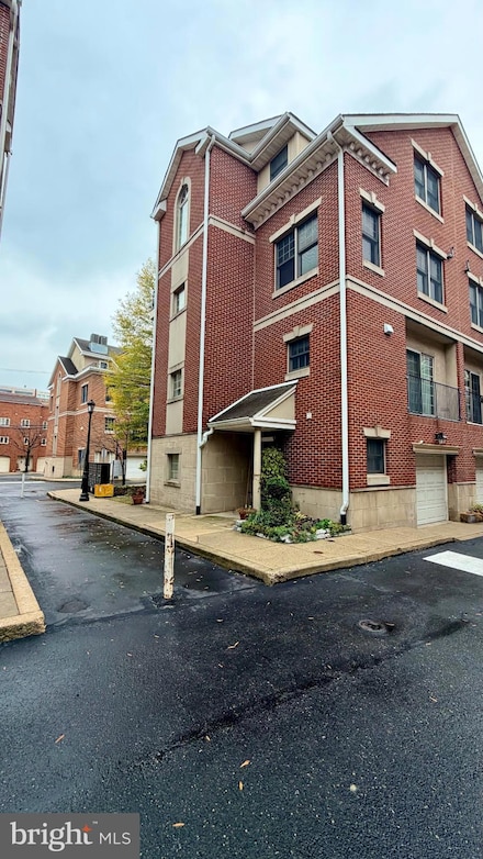 866 Independence Ct, Philadelphia, PA 19147