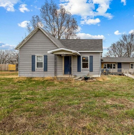 206 E 7th St, Miller, MO 65707