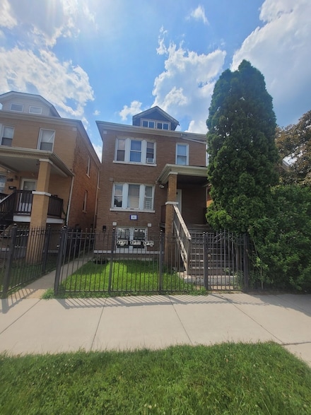8344 S Mackinaw Ave, Chicago, IL 60617