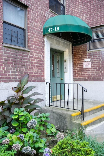 4718 217th St Unit 2, Bayside, NY 11361