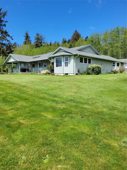 39 Hines Valley Rd, Raymond, WA 98577