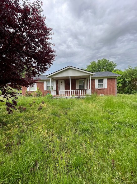 101 Edgefield Cir, Dickson, TN 37055