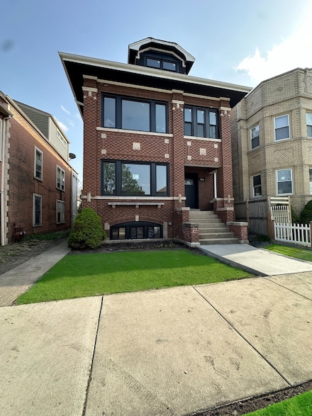 5131 W Roscoe St Unit 1, Chicago, IL 60641