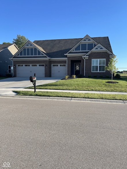 3613 Chalmers Dr, Bargersville, IN 46106