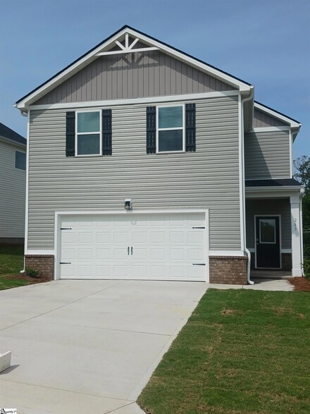 263 Pretoria Dr, Woodruff, SC 29388