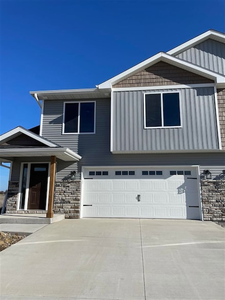 3324 Loethen Ln, Coralville, IA 52241