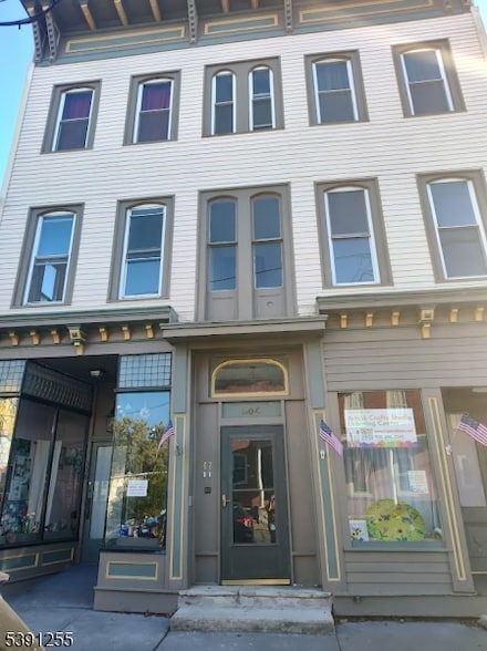 304 Front St Apt 4b Unit 4B, Belvidere Twp., NJ 07823