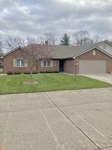 1232 Sugar Pine Dr, Anderson, IN 46012