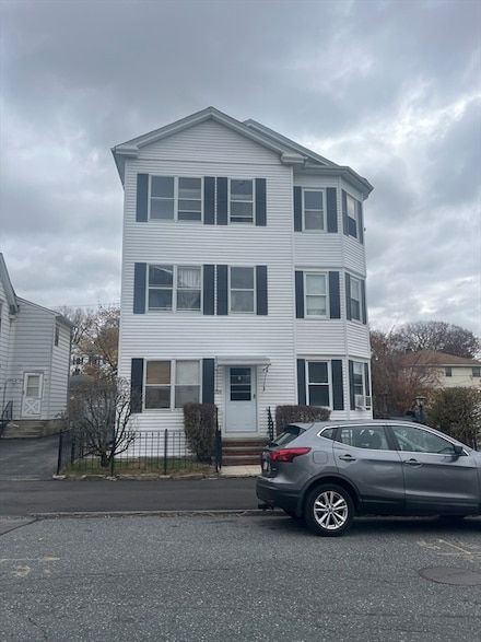 209 Pilgrim Ave Unit 3, Worcester, MA 01604