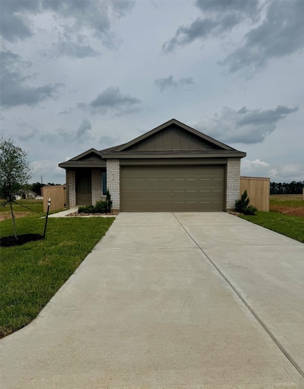 635 Magnolia Creek Dr, Magnolia, TX 77354