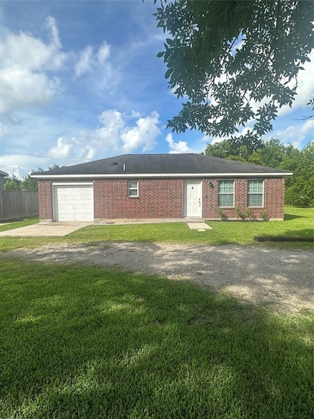 1915 Avenue D, Dickinson, TX 77539