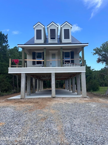 200 Farrar Ln, Waveland, MS 39576