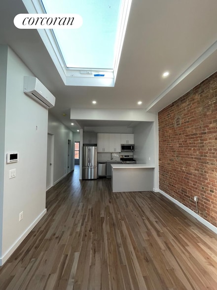 228 Monroe St Unit 4, Brooklyn, NY 11216