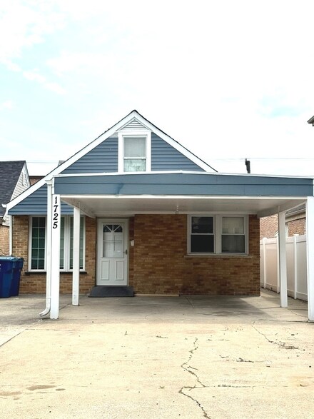 1725 N 43rd Ave, Stone Park, IL 60165