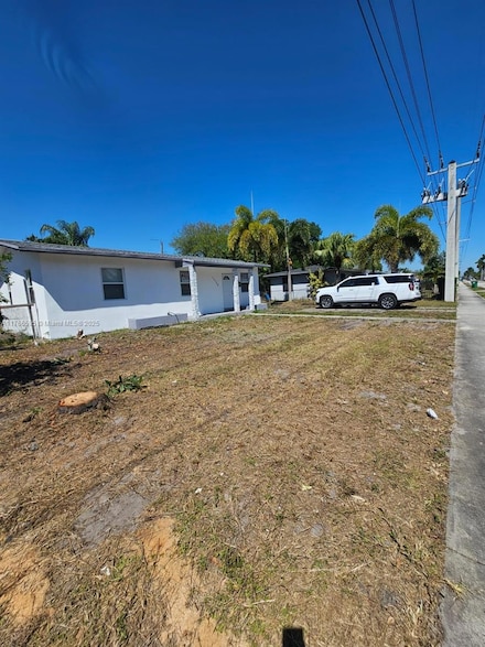 19120 NW 7th Ave, Miami, FL 33169