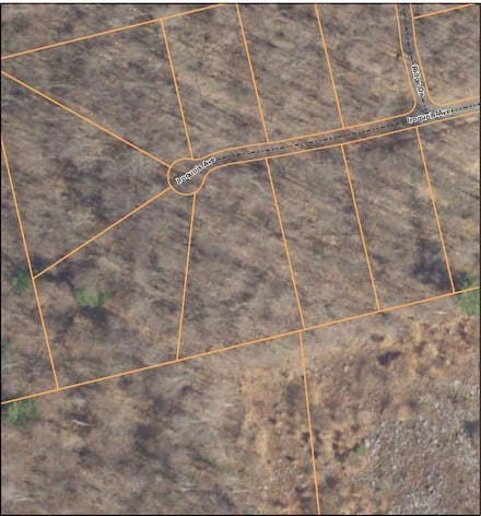 99 Iroquois Ave, Pocono Springs, PA 18424