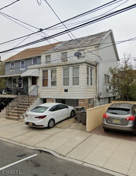 308 12th St, Union City, NJ 07087