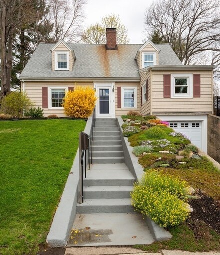 6 Sheridan Rd, Stoneham, MA 02180