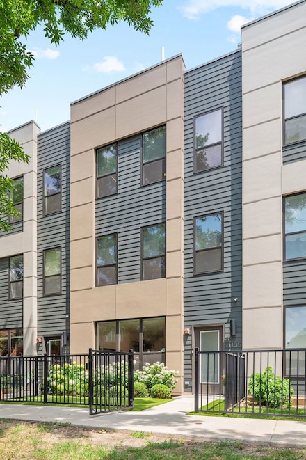 3135 N Karlov Ave, Chicago, IL 60641