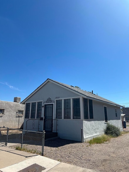 1512 3rd St NW, Albuquerque, NM 87102
