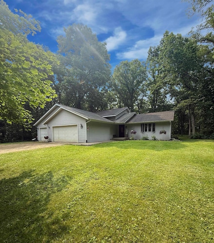 4839 N Wendorf Rd, Monroe Center, IL 61052