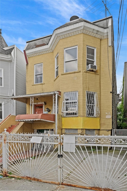 798 Elsmere Place, Bronx, NY 10460