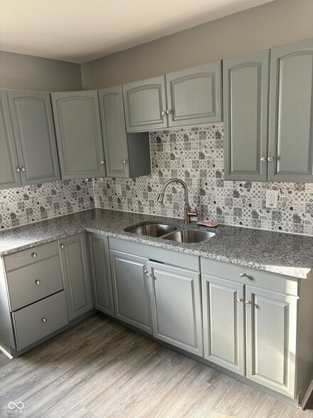 303 W North St, Windfall, IN 46076
