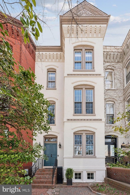 207 3rd St NE, Washington, DC 20002