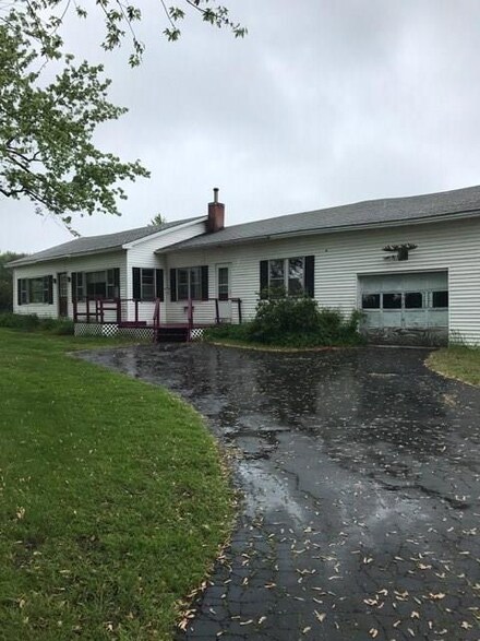 314 Whitefield Rd, Pittston, ME 04345