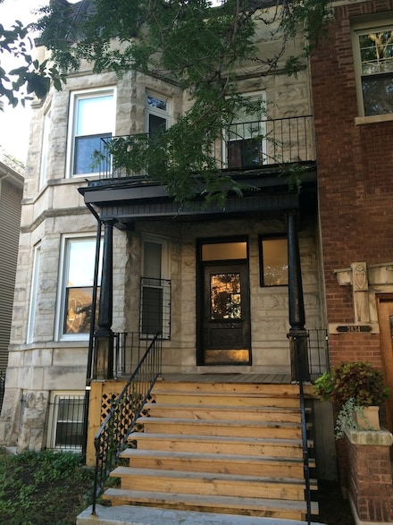 3832 N Lakewood Ave, Chicago, IL 60613