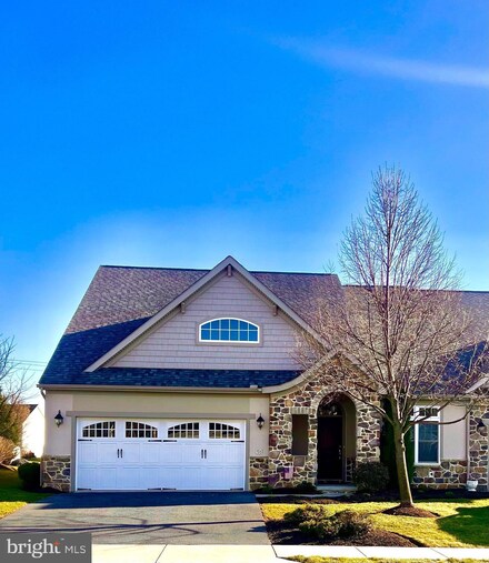 106 Windermere Dr, Palmyra, PA 17078