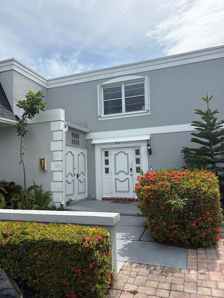917 NE 24th Ave, Hallandale Beach, FL 33009