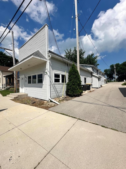 1005 Main St, Saint Cloud, WI 53079